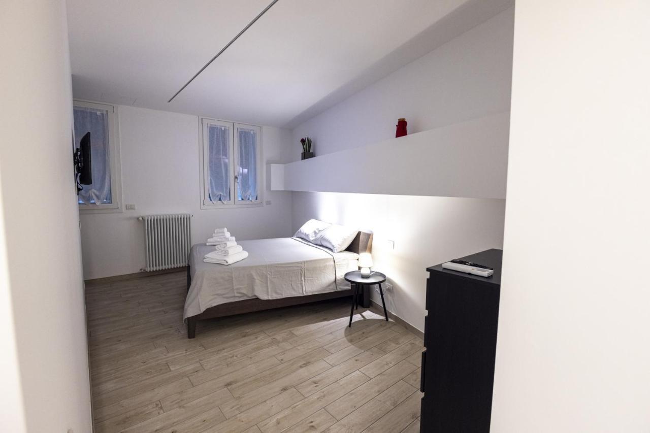 ミラノLoft La Sedia Rossa - Centro Storicoアパートメント エクステリア 写真