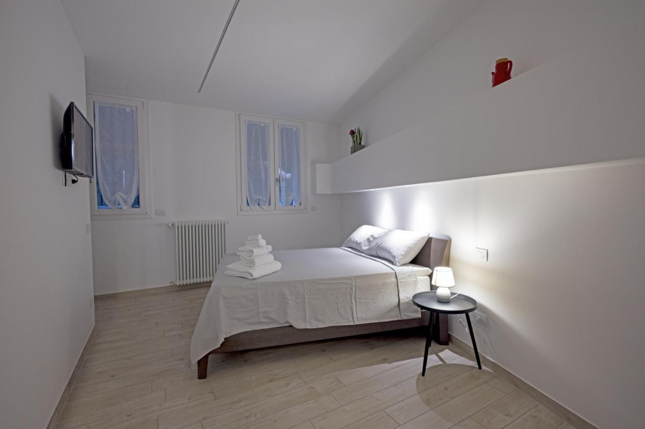 ミラノLoft La Sedia Rossa - Centro Storicoアパートメント エクステリア 写真